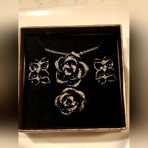 3pcs Set of Elegant Black Rose Camellia Earrings, Necklace and Ring Set.Zirconiu